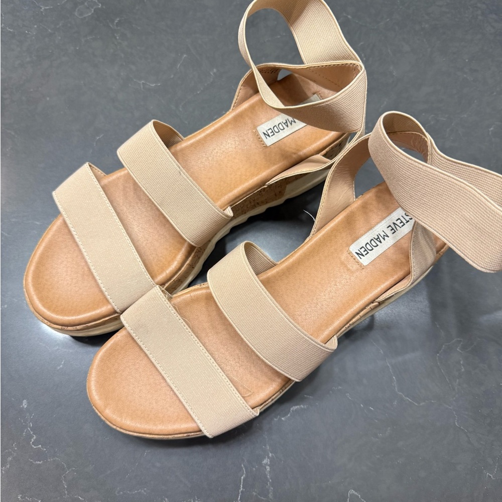 Steve Madden platform sandal